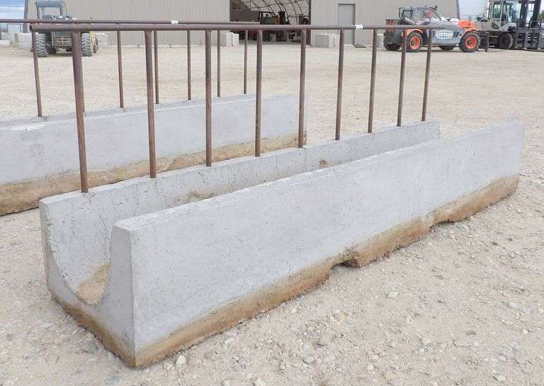 E-1421  Portable Concrete Feed Bunk