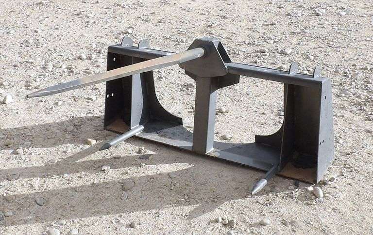 E-1337  Skid Steer Round Bale Fork
