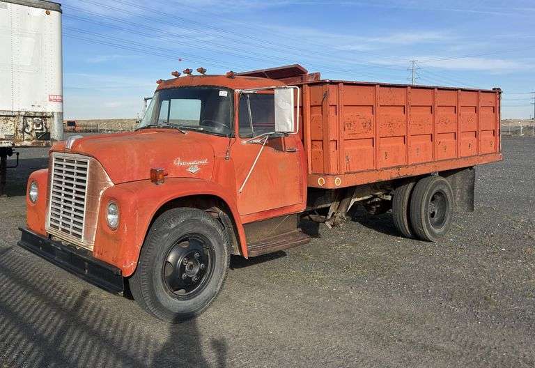 R-108 International Lonestar Truck-Dump Bed