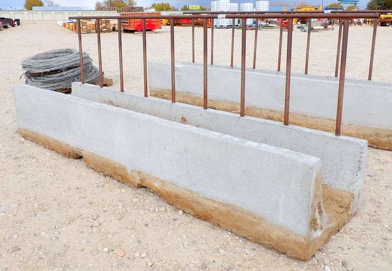 E-1421  Portable Concrete Feed Bunk