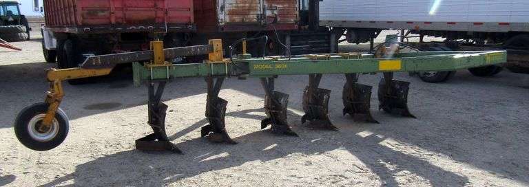 E-1376 Harrell 6 Bottom Switch Plow