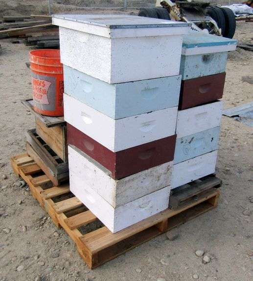 E-1410 Bee Boxes