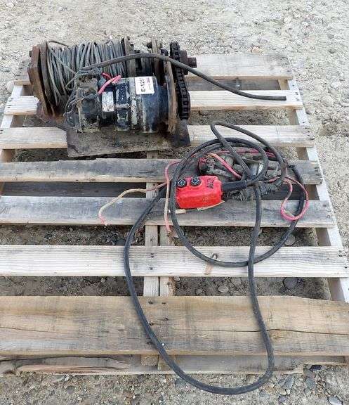 E-1257  Winch 24 Volt