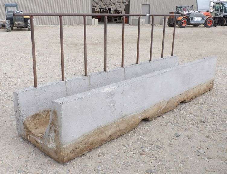 E-1420  Portable Concrete Feed Bunk