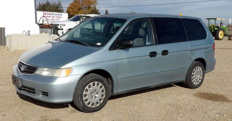 E-1274  2004 Honda Odyssey Van
