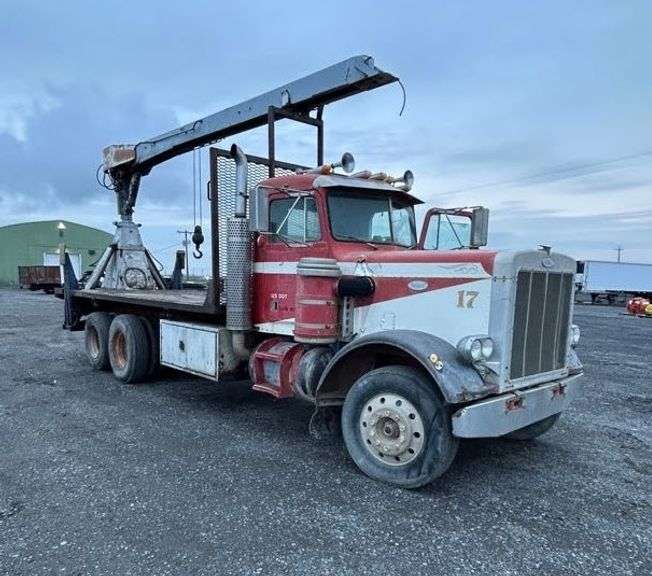R-364 1973 Peterbilt Crane Truck