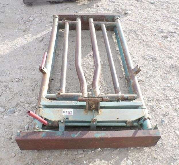 E-1426  Automatic Head Catch