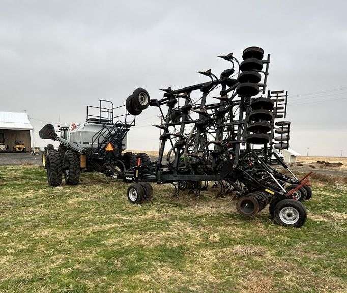 OFF SITE LOCATION R-140 Flexi-Coil Cart and Air Drill 5000