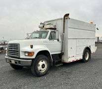R-323 1995 Ford F800 Service Truck