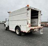 R-323 1995 Ford F800 Service Truck