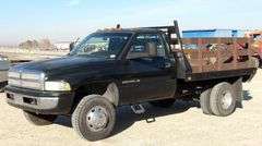 E-1438 2001 Dodge Ram 3500 Flatbed Pickup