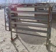 E-1336  Calf Roping Chute