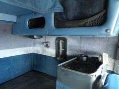 E-1271 1995 Volvo Semi Truck