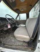 R-323 1995 Ford F800 Service Truck