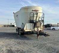 R-263 Roto Mix 1355 Vertical Feeder Mixer Trailer
