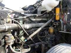 E-1271 1995 Volvo Semi Truck