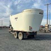 R-263 Roto Mix 1355 Vertical Feeder Mixer Trailer