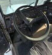 R-261 1996 Freightliner 120 FLD Truck Tractor