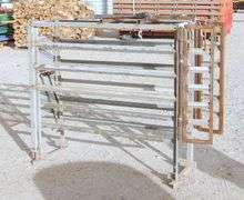 E-1336  Calf Roping Chute