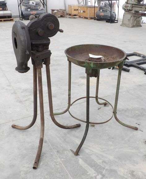 P-651 Forge Blower & Pot