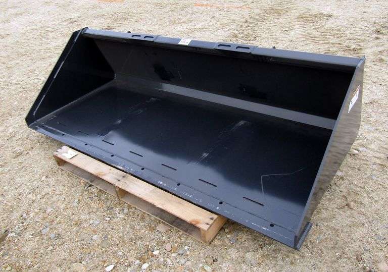 P-481  Wolverine Skid Steer Bucket