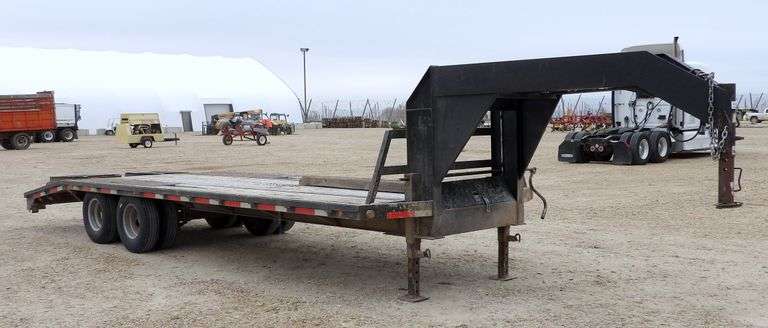 P-101  2006 Great Northern Flatbed Gooseneck Trailer