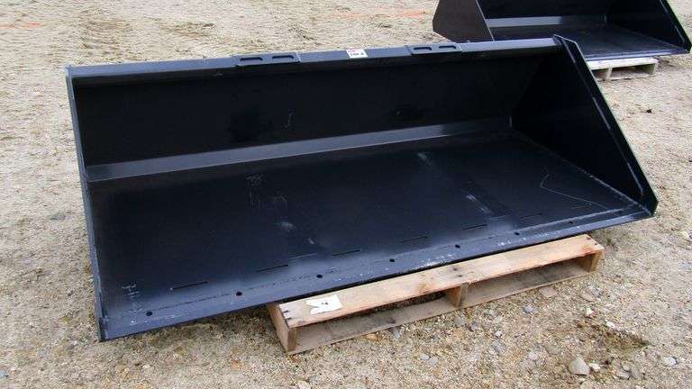 P-481  Wolverine Skid Steer Bucket