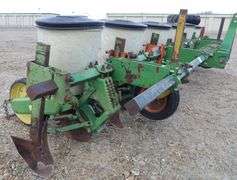 P-144 John Deere 71 Flex Planter