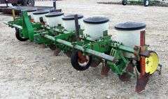 P-144 John Deere 71 Flex Planter