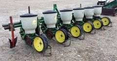 P-144 John Deere 71 Flex Planter