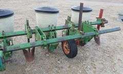 P-144 John Deere 71 Flex Planter