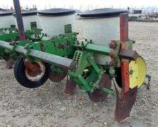 P-144 John Deere 71 Flex Planter
