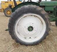 P-566 Oliver 770 Tractor