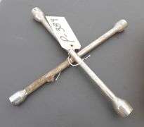 P-389  Chains + Straps