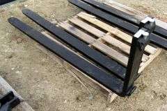 P-452  Pallet Forks