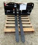 P-494  Wolverine Skid Steer Hydraulic Pallet Forks
