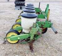 P-144 John Deere 71 Flex Planter