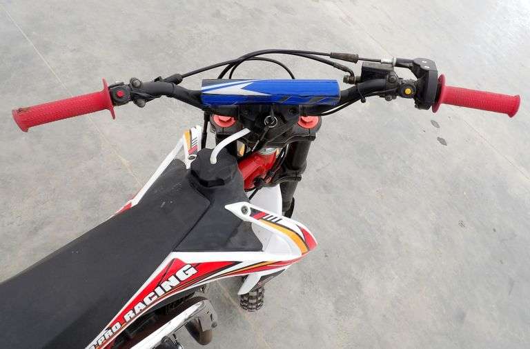 W447出品 G-1445 2020 ZXYV 125 Dirt Bike - Pickett Auction Service