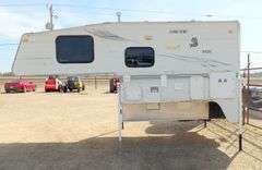 G-738 2004 Artic Fox Pickup Camper
