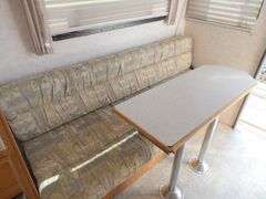 G-738 2004 Artic Fox Pickup Camper