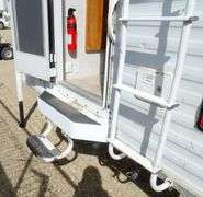 G-738 2004 Artic Fox Pickup Camper