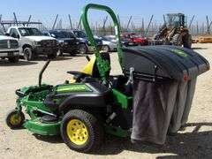 G-946 John Deere Z915E Xero Turn Mower