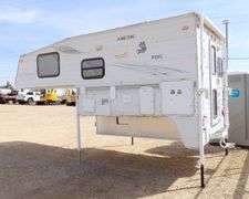 G-738 2004 Artic Fox Pickup Camper
