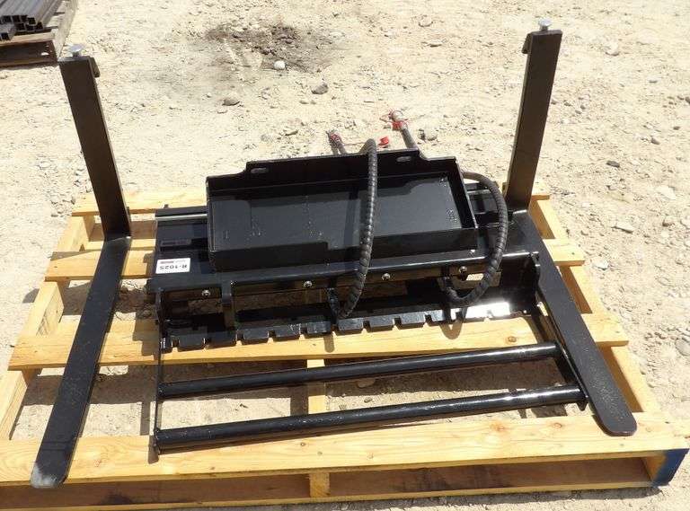 R-1025 Mini Skid Steer Forks & Mast