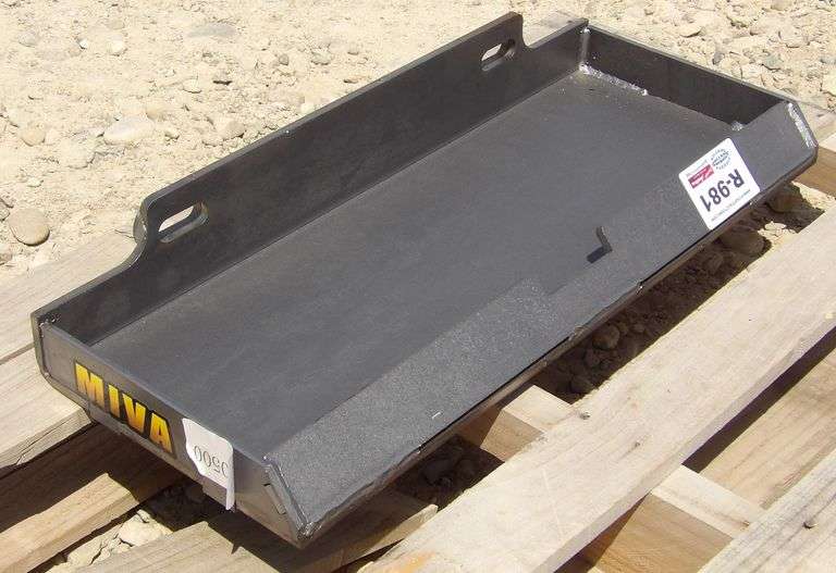 R-981 Mini Skid Steer Quick Attach Plate