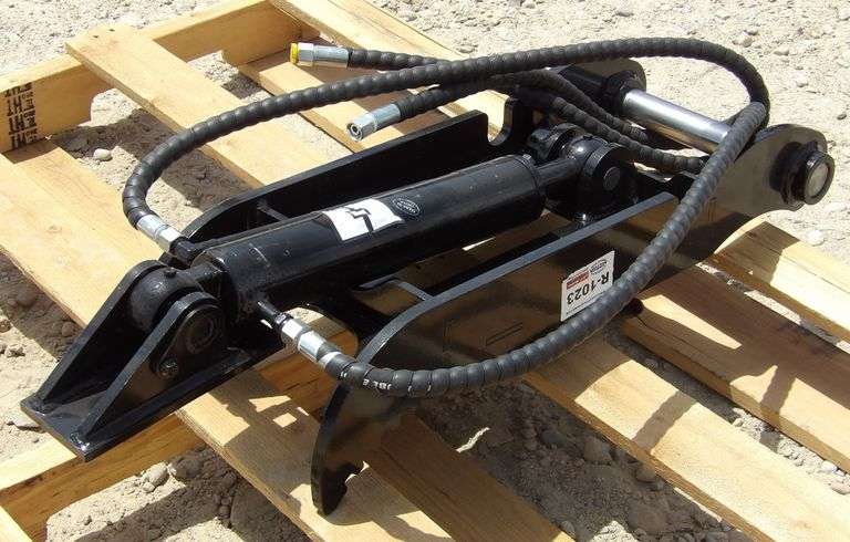 R-1023 Hydraulic Thumb