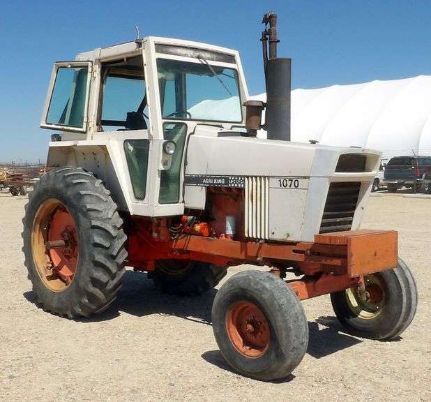 R-1300 J.I. Case 1070 Tractor