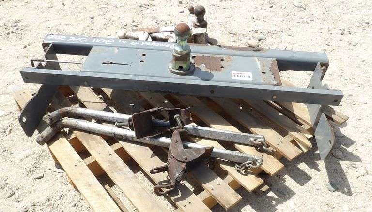 R-1083 Tow Hitches