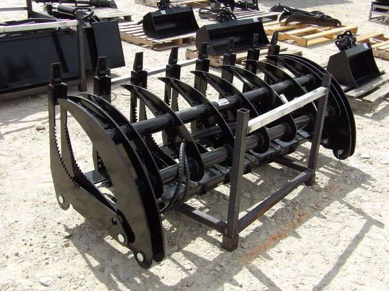 R-946 Skid Steer Grapple Bucket