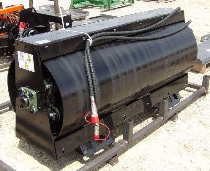 R-960 Skid Steer Vibratory Roller